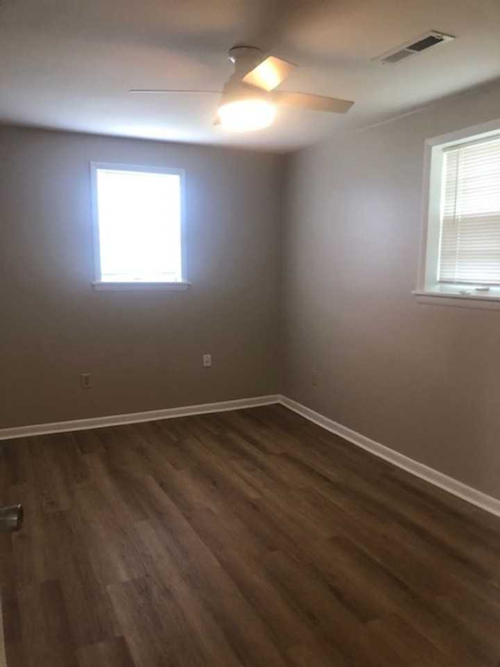 3502 Plano Rd - Photo 7 of 10