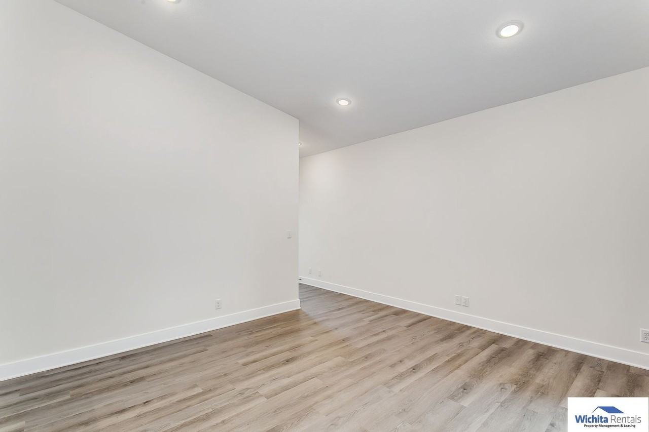 9927 E Annabelle Cir - Photo 3 of 14