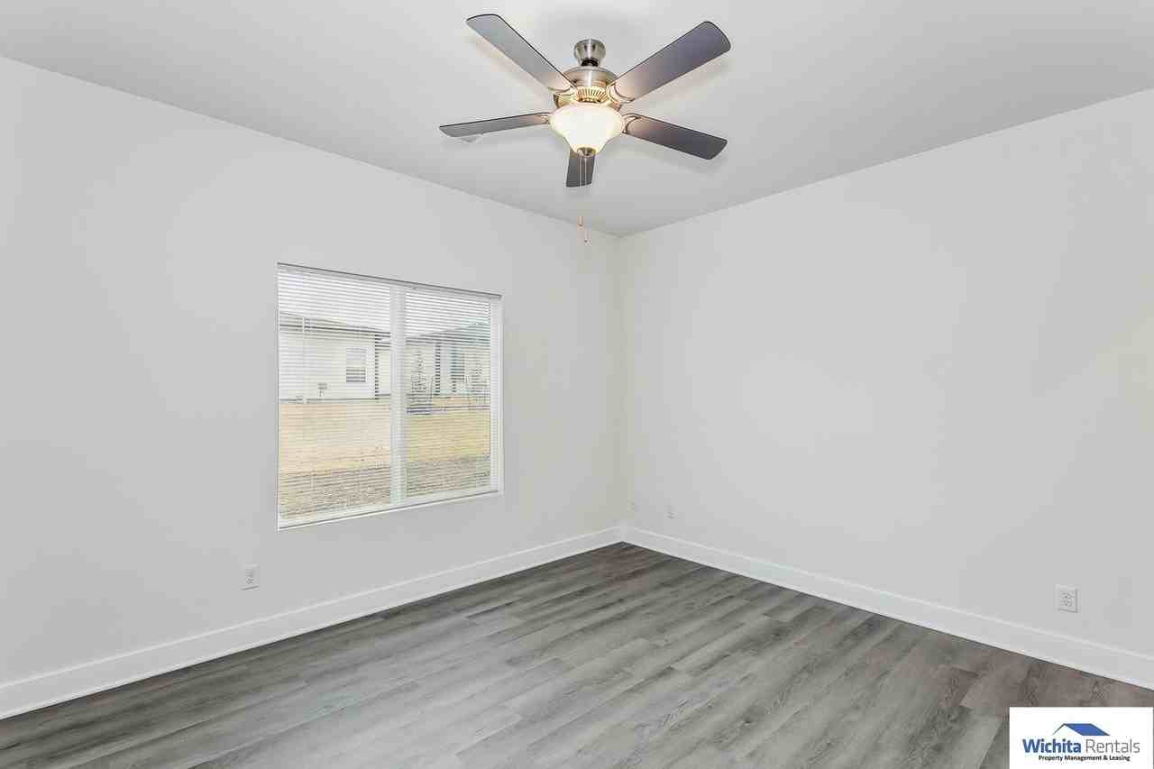 9927 E Annabelle Cir - Photo 7 of 14