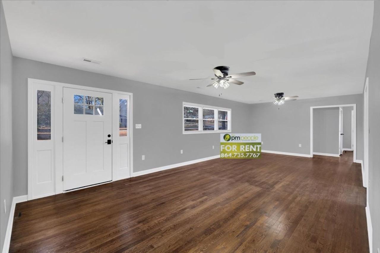 501 S E St - Photo 4 of 30