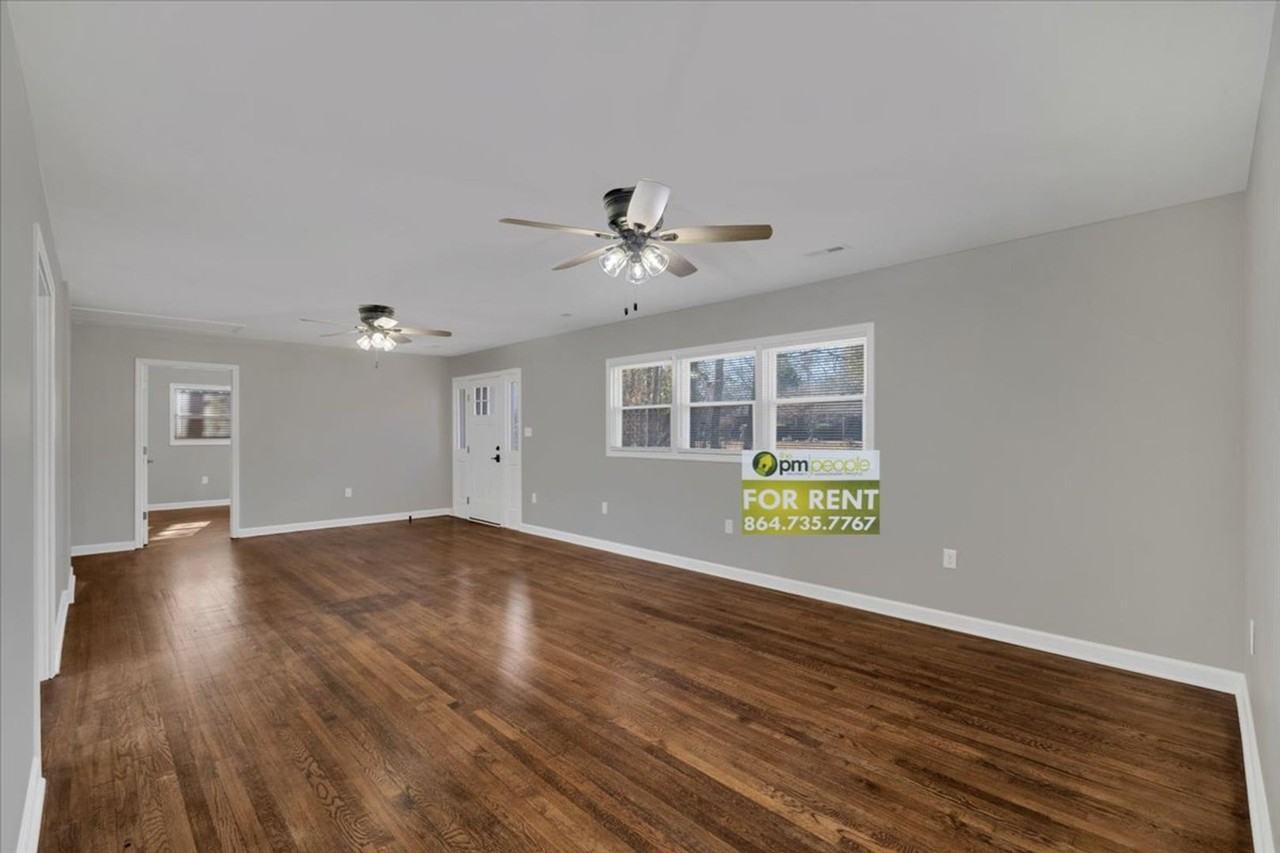 501 S E St - Photo 5 of 30