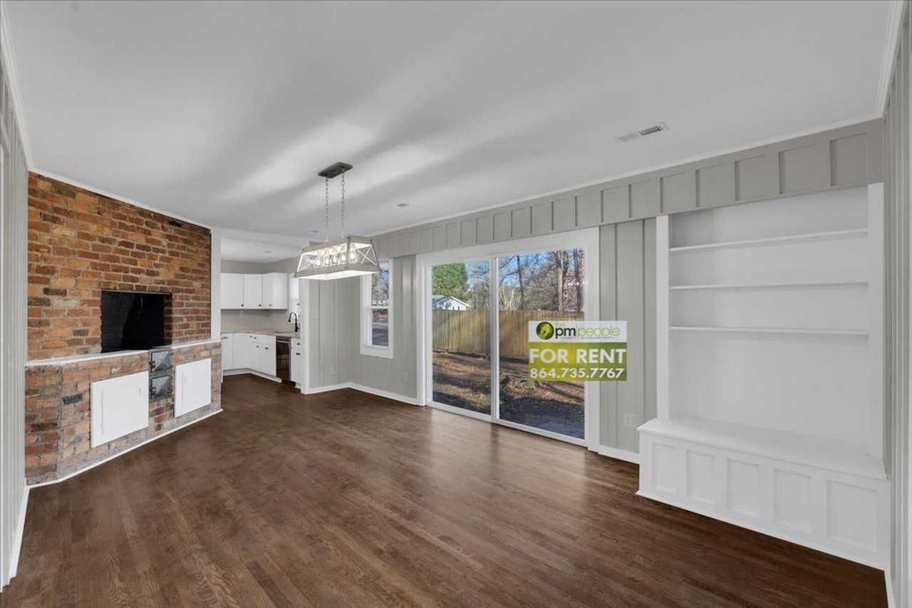 501 S E St - Photo 7 of 30