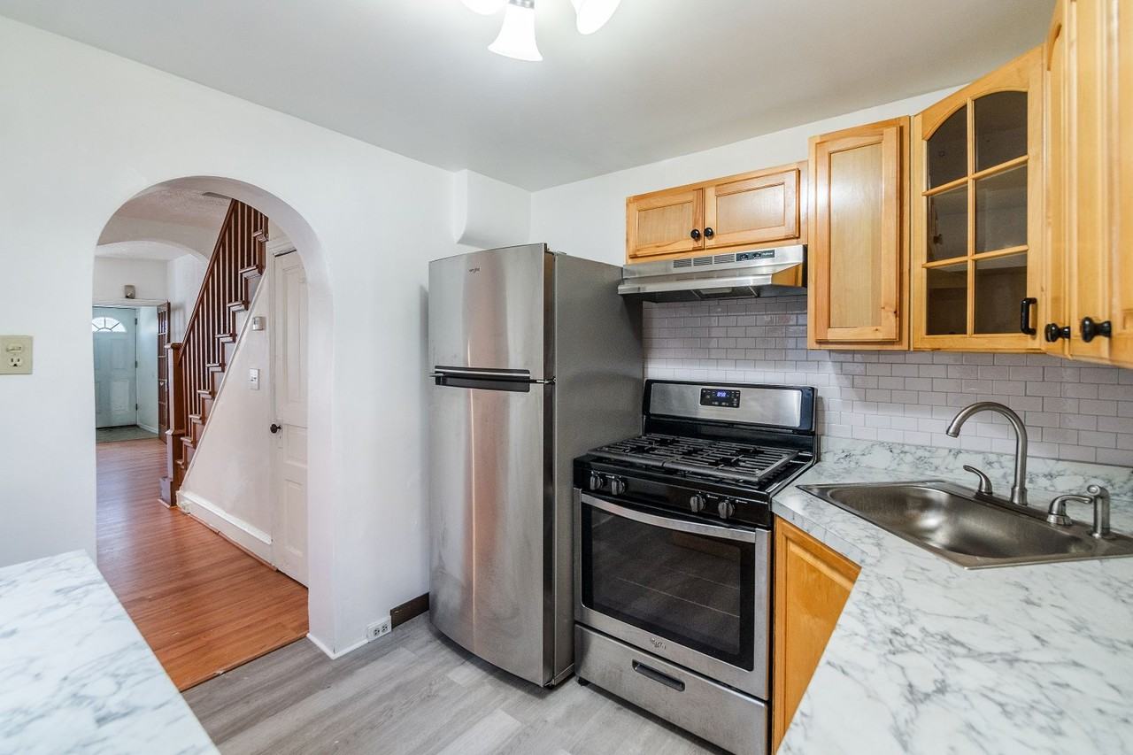 2036 N Palethorp St - Photo 6 of 16