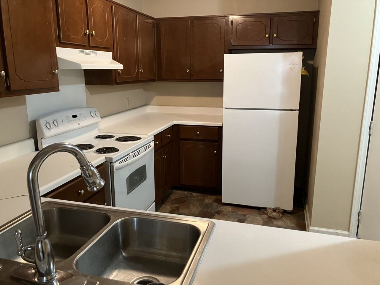 1823 Holmes St - Photo 3 of 8