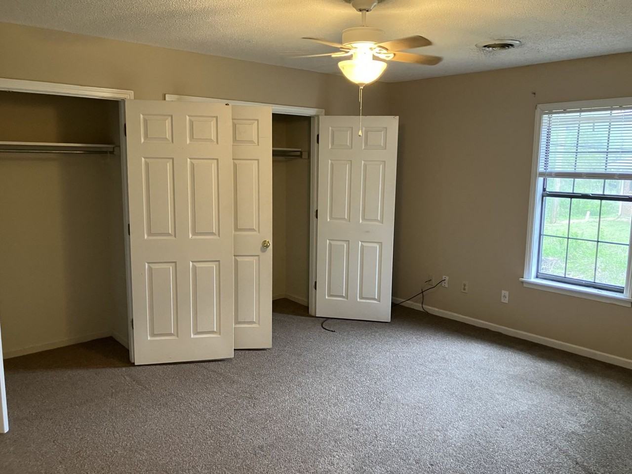 1823 Holmes St - Photo 5 of 8