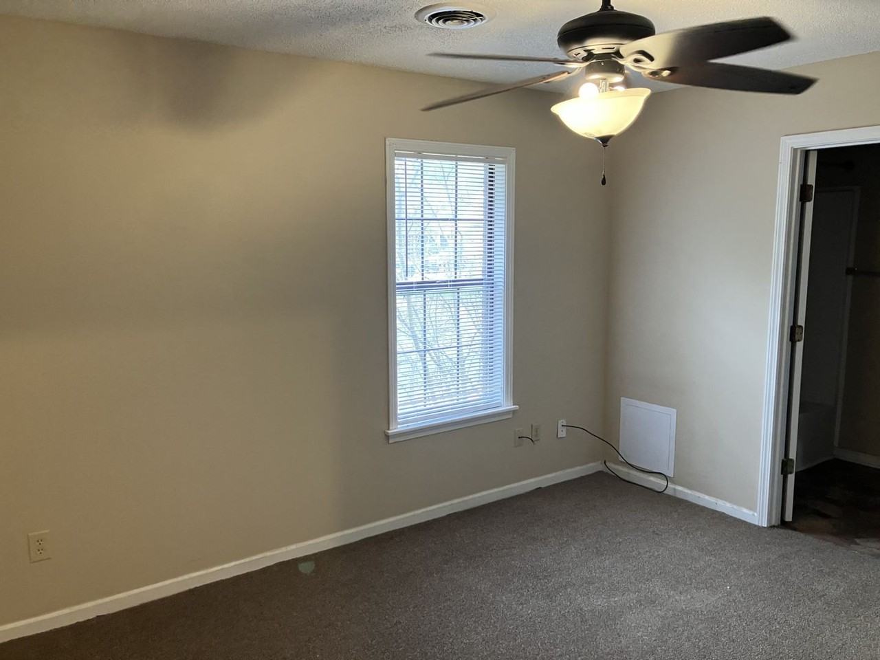 1823 Holmes St - Photo 7 of 8