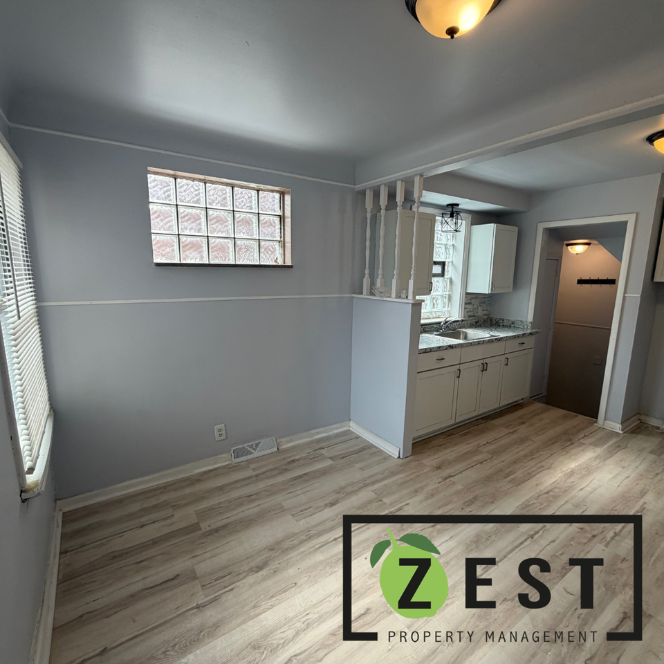 19143 Fairport St - Photo 2 of 14