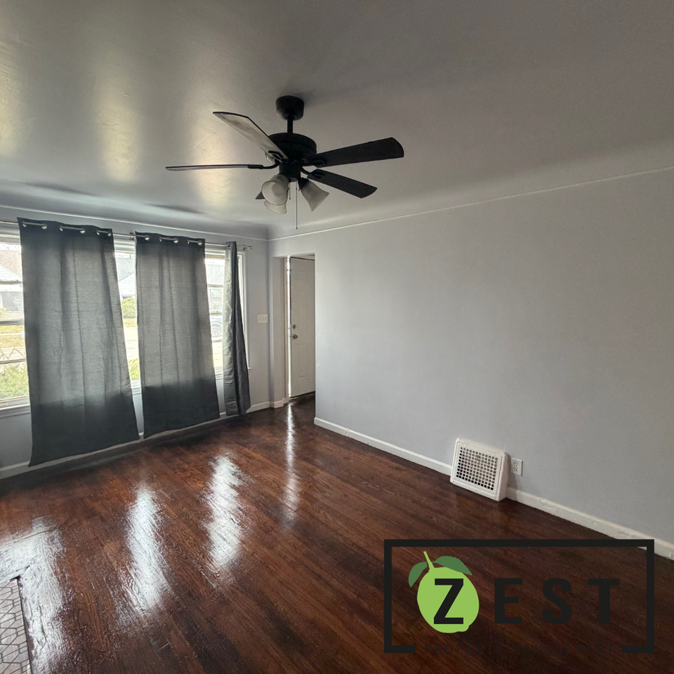 19143 Fairport St - Photo 5 of 14