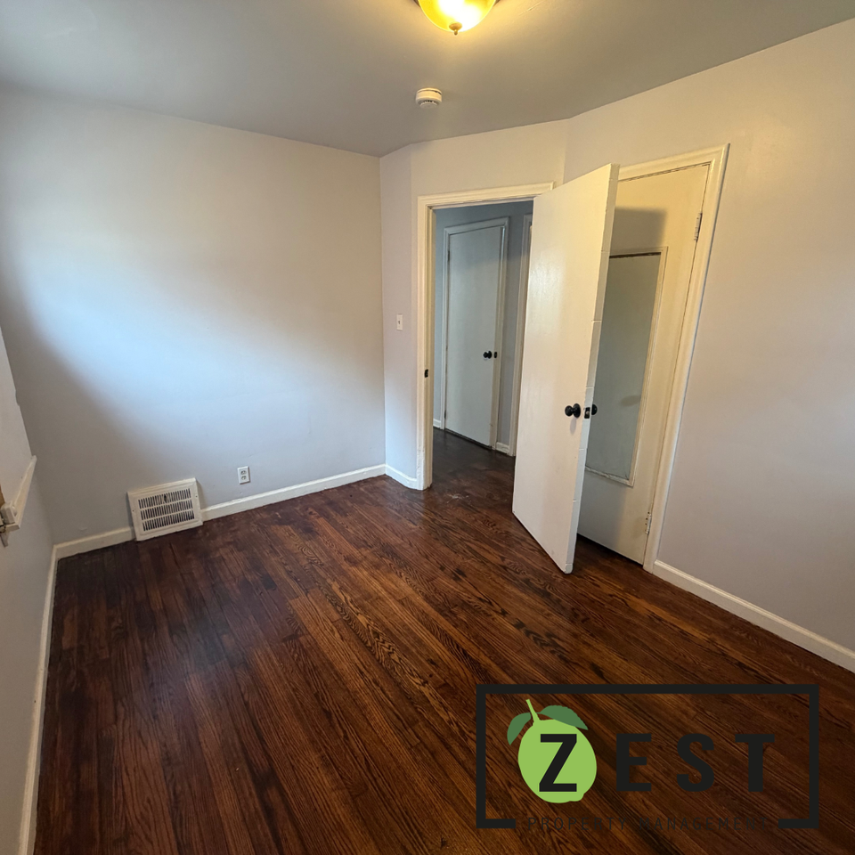 19143 Fairport St - Photo 7 of 14