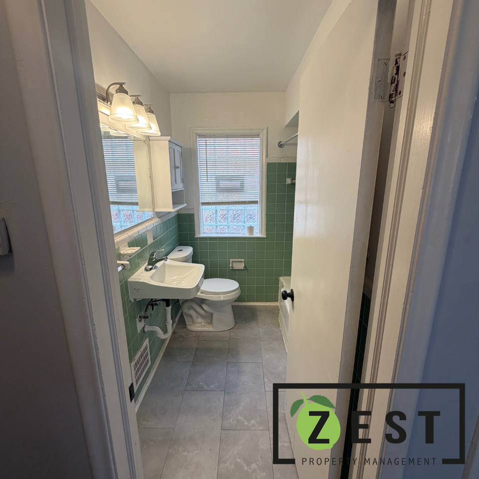 19143 Fairport St - Photo 6 of 10