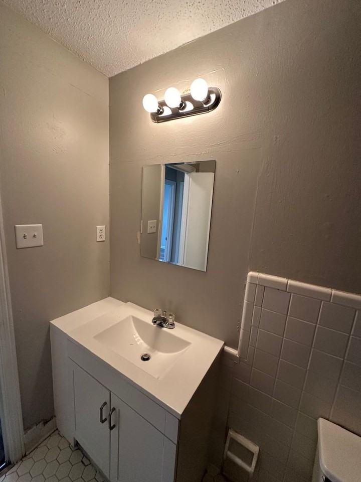 4212 Cochese Rd - Photo 3 of 10