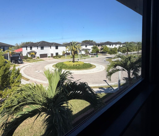 9143 Nw 161st St - Photo 6 of 7