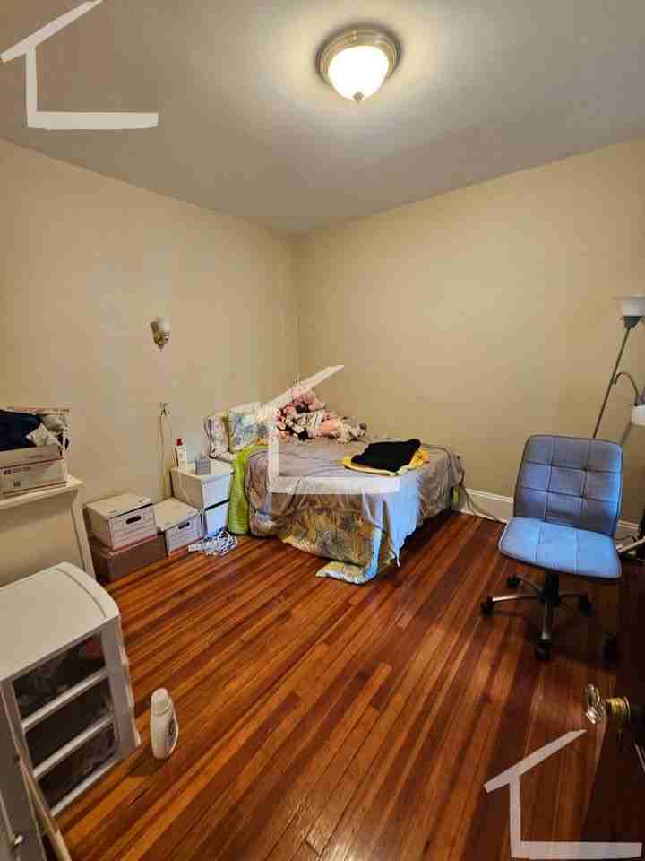 9 Euston St - Photo 2 of 5