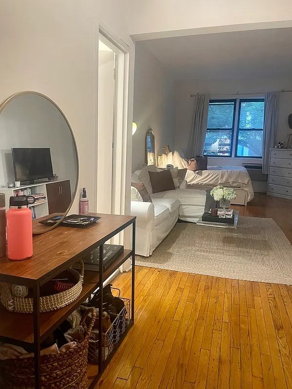 404 E 75th St #4B - Photo 2 of 7