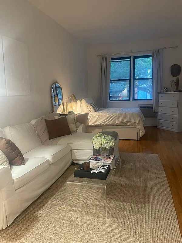 404 E 75th St #4B - Photo 6 of 7