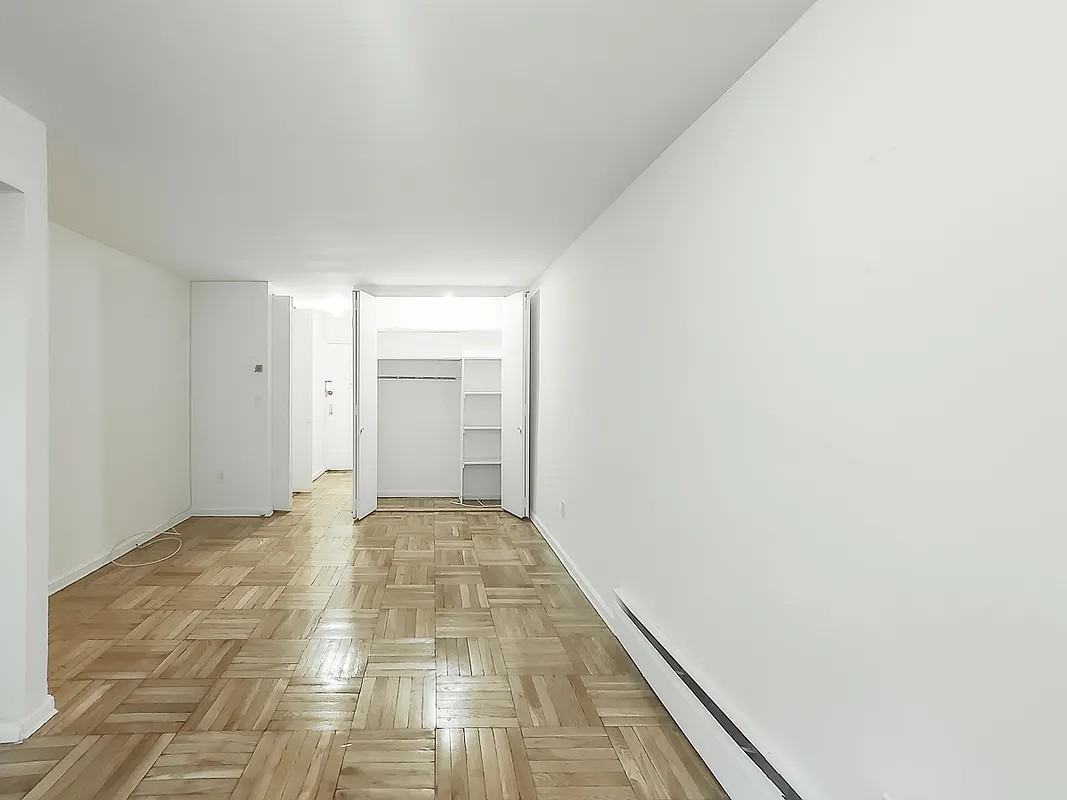 1380 York Ave #2F - Photo 7 of 7