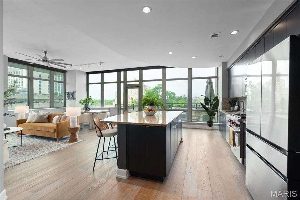 4909 Laclede Ave #701 - Photo 4 of 43