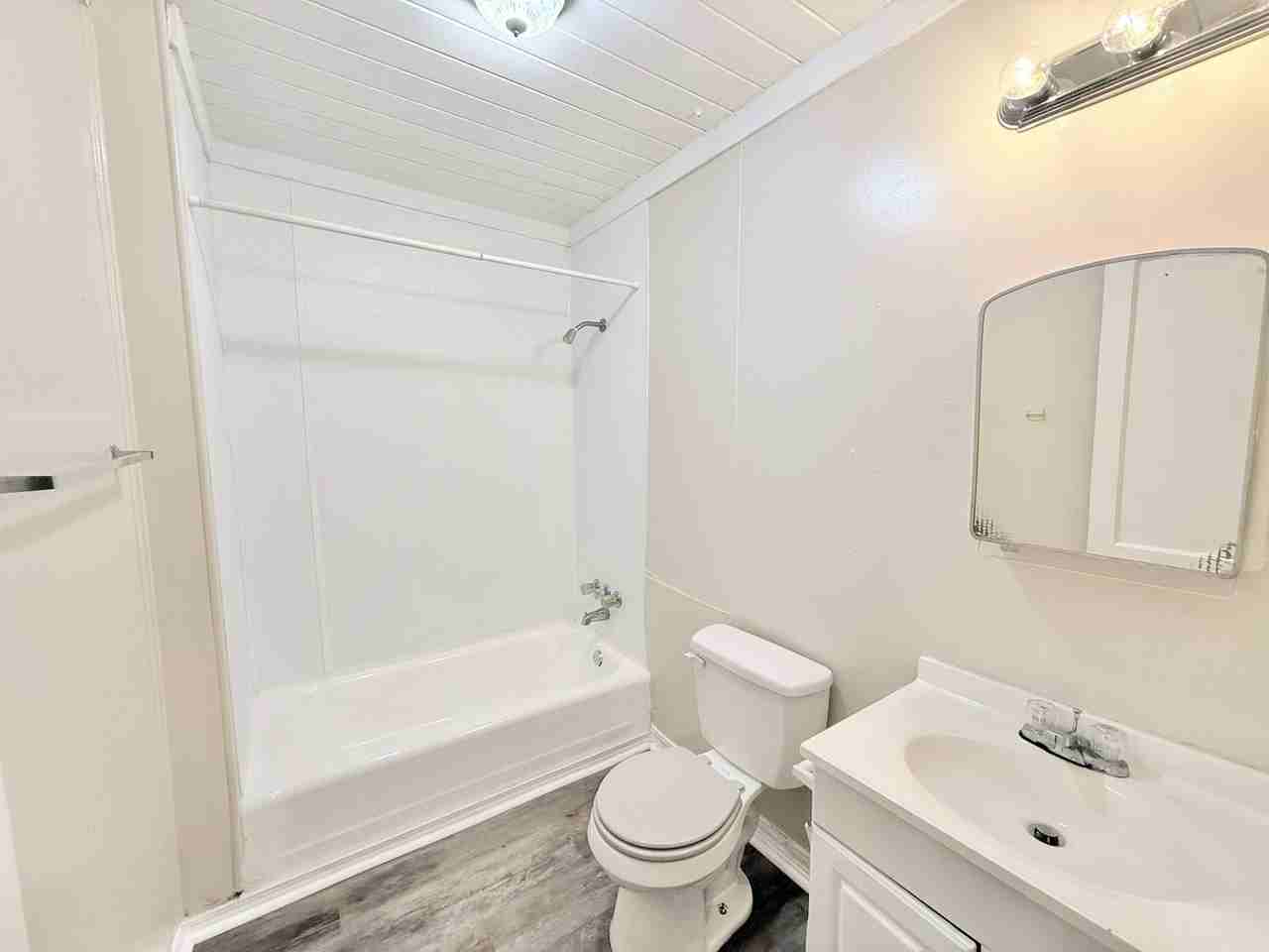 2519 Lester St - Photo 6 of 12