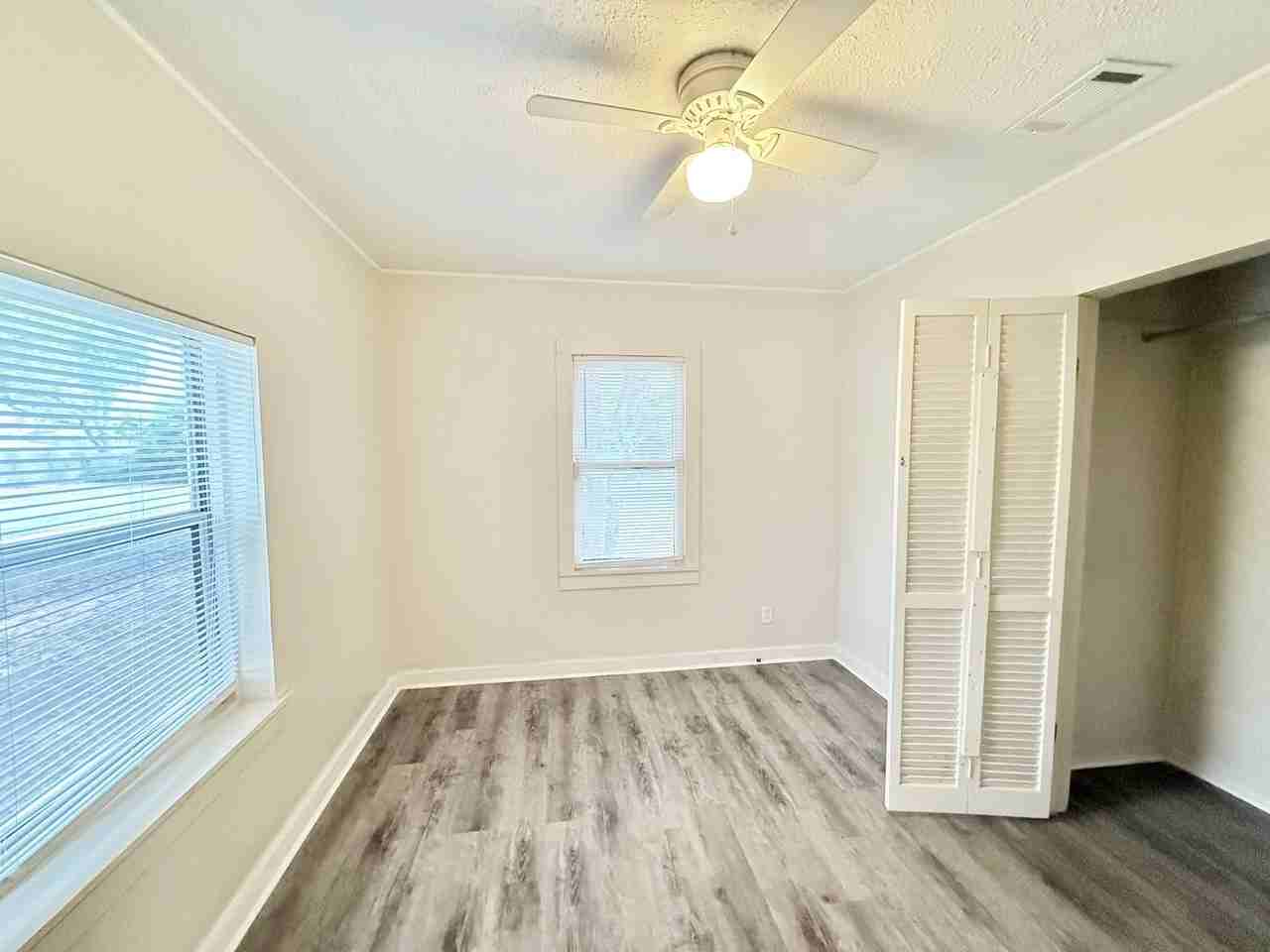 2519 Lester St - Photo 7 of 12