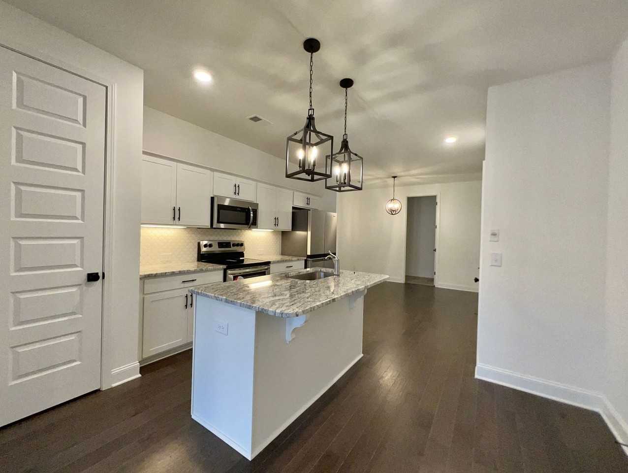 530 Tobias St - Photo 5 of 19