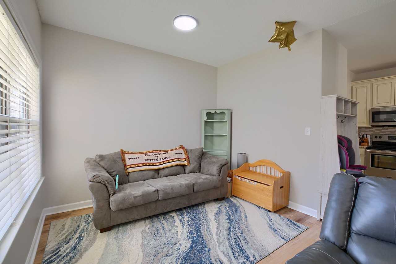 107 Alice Ct - Photo 6 of 26