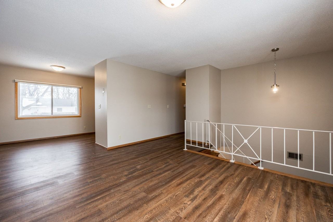 6507 Laurel Ln Ne - Photo 2 of 20