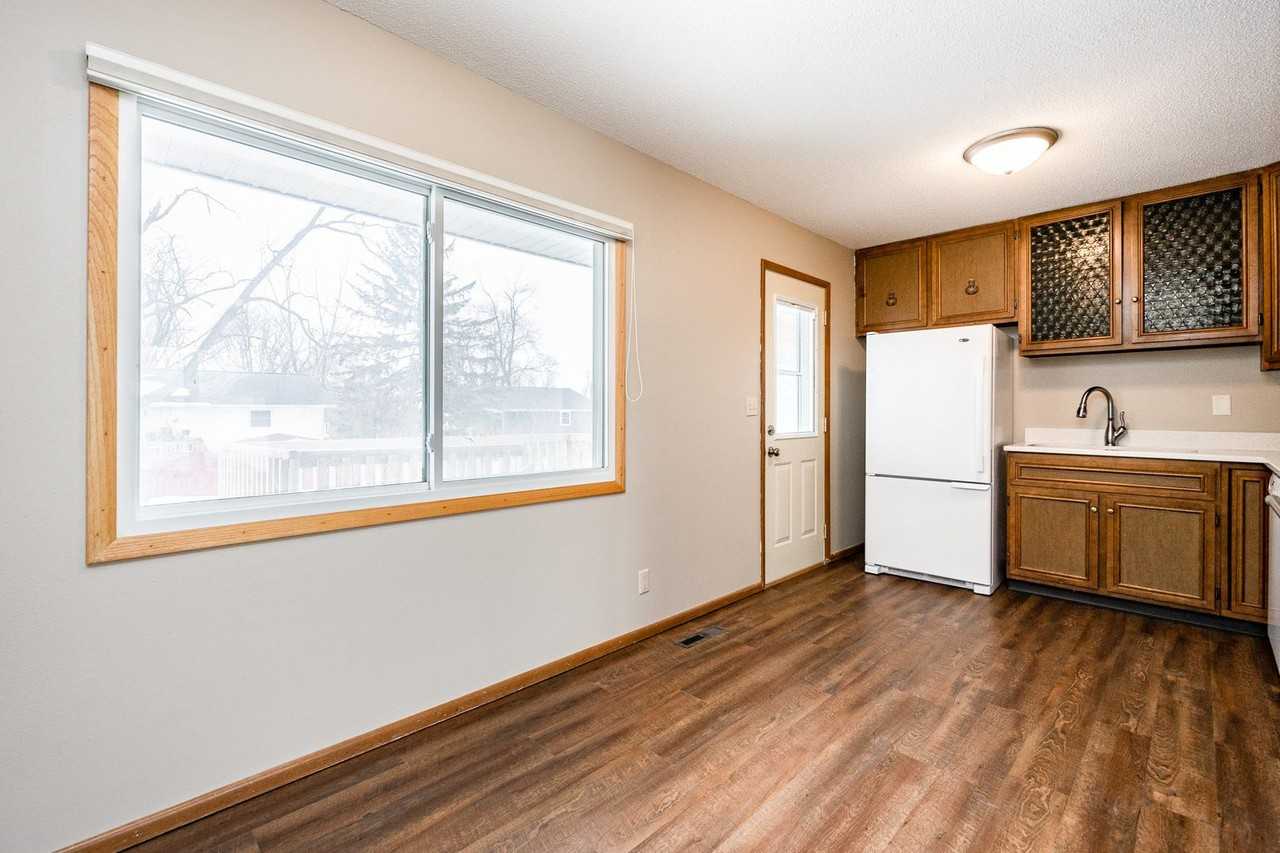 6507 Laurel Ln Ne - Photo 6 of 20