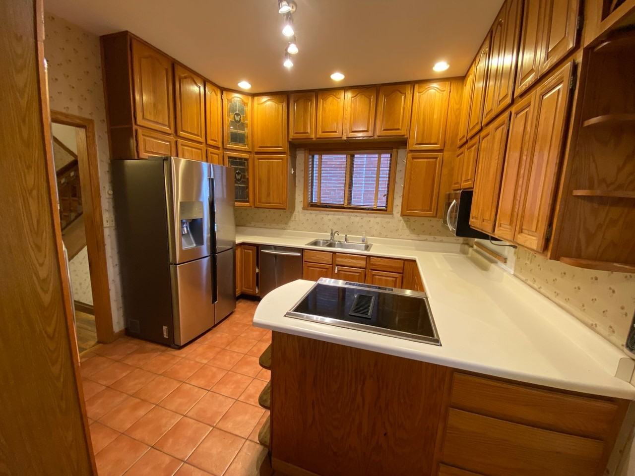 629 Dennison Ave - Photo 6 of 26