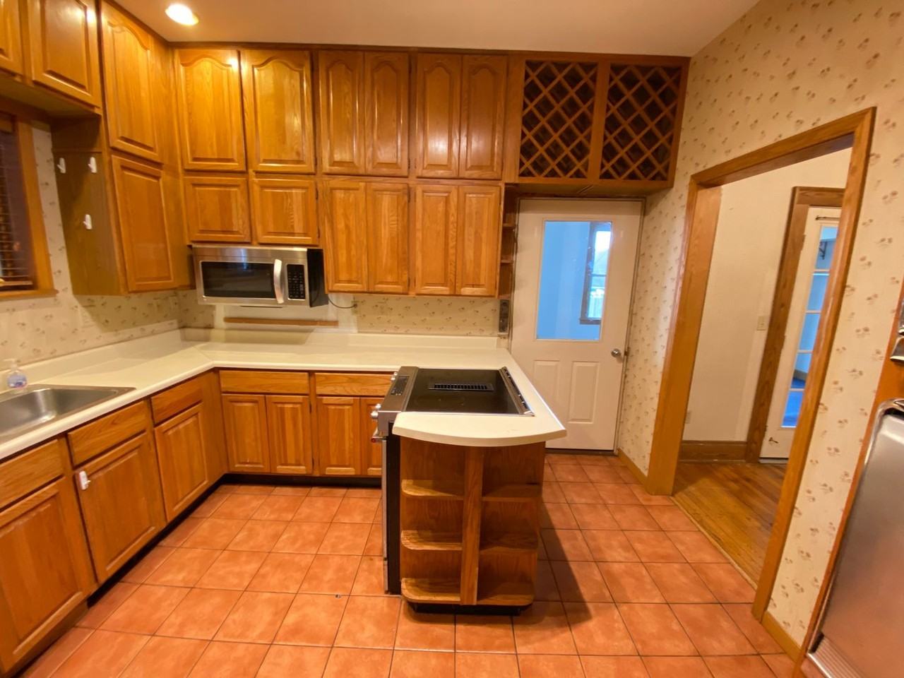 629 Dennison Ave - Photo 7 of 26