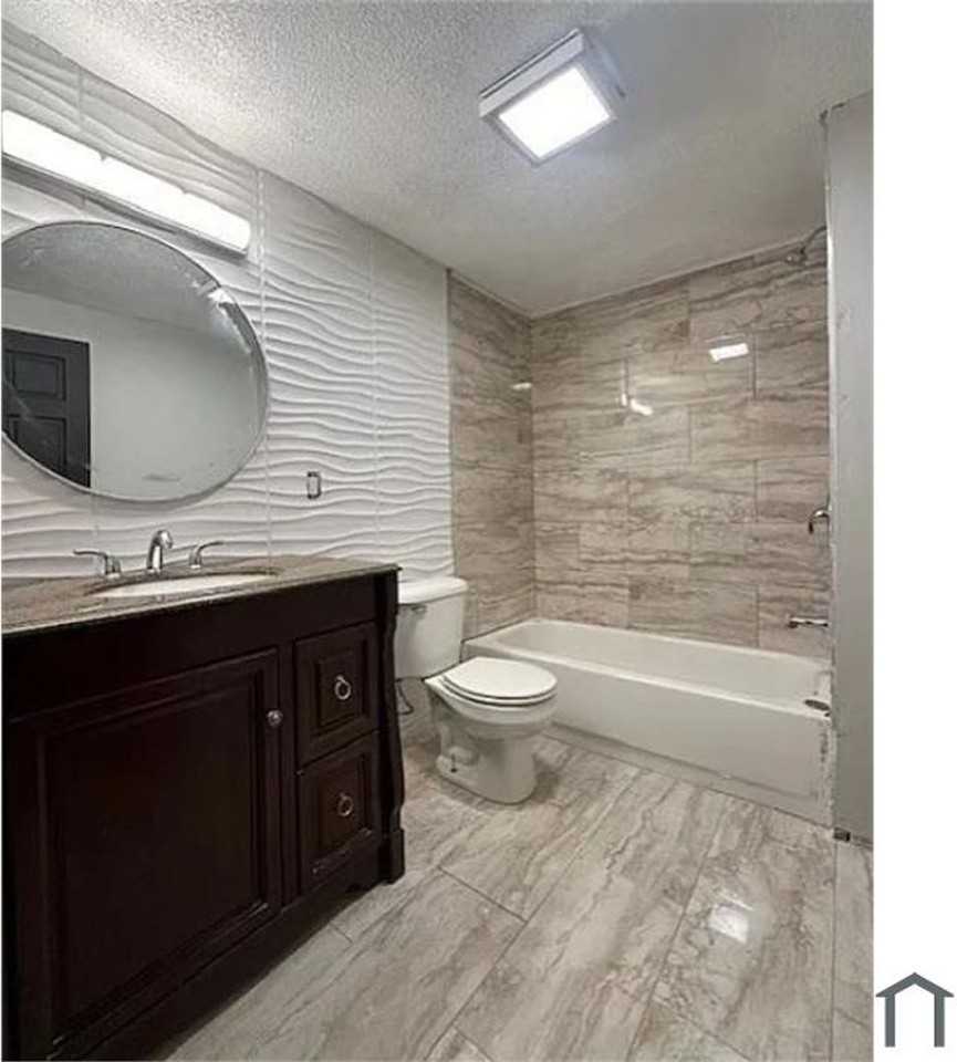 216 E 33rd St - Photo 4 of 8