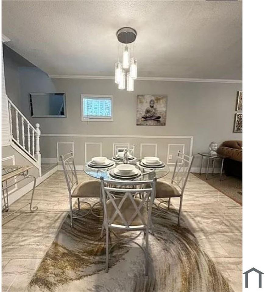 216 E 33rd St - Photo 6 of 8