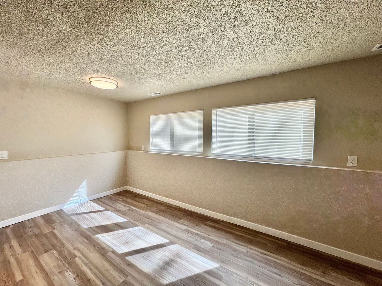 351 Gahart Dr #D - Photo 7 of 22