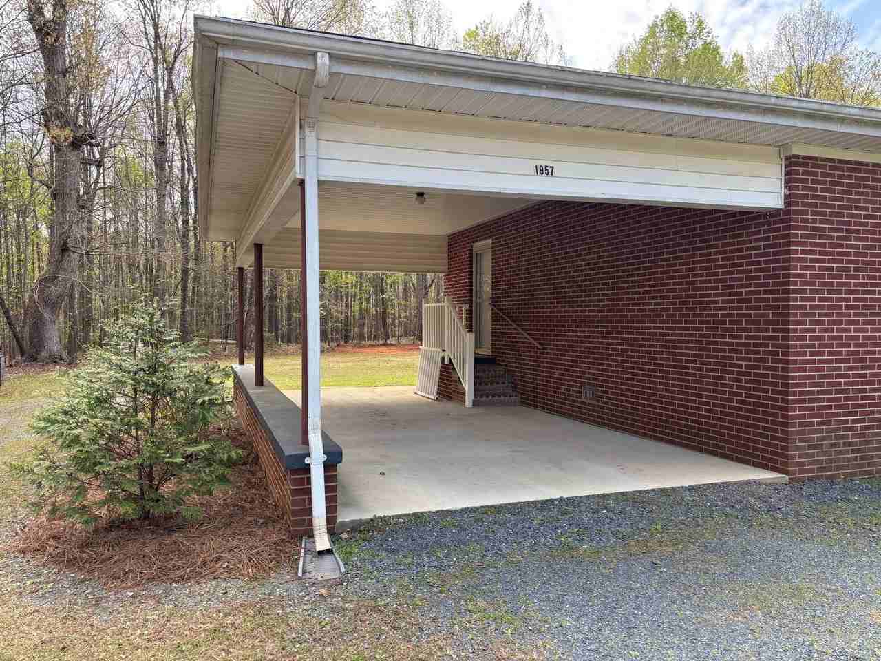 1957 Center Cross Church Rd - Photo 3 of 22