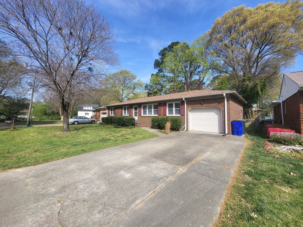 6114 Lyndhurst Ave - Photo 3 of 31