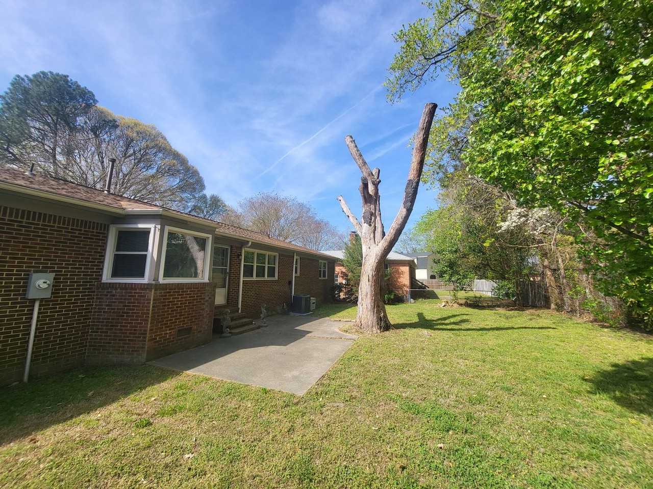 6114 Lyndhurst Ave - Photo 5 of 31