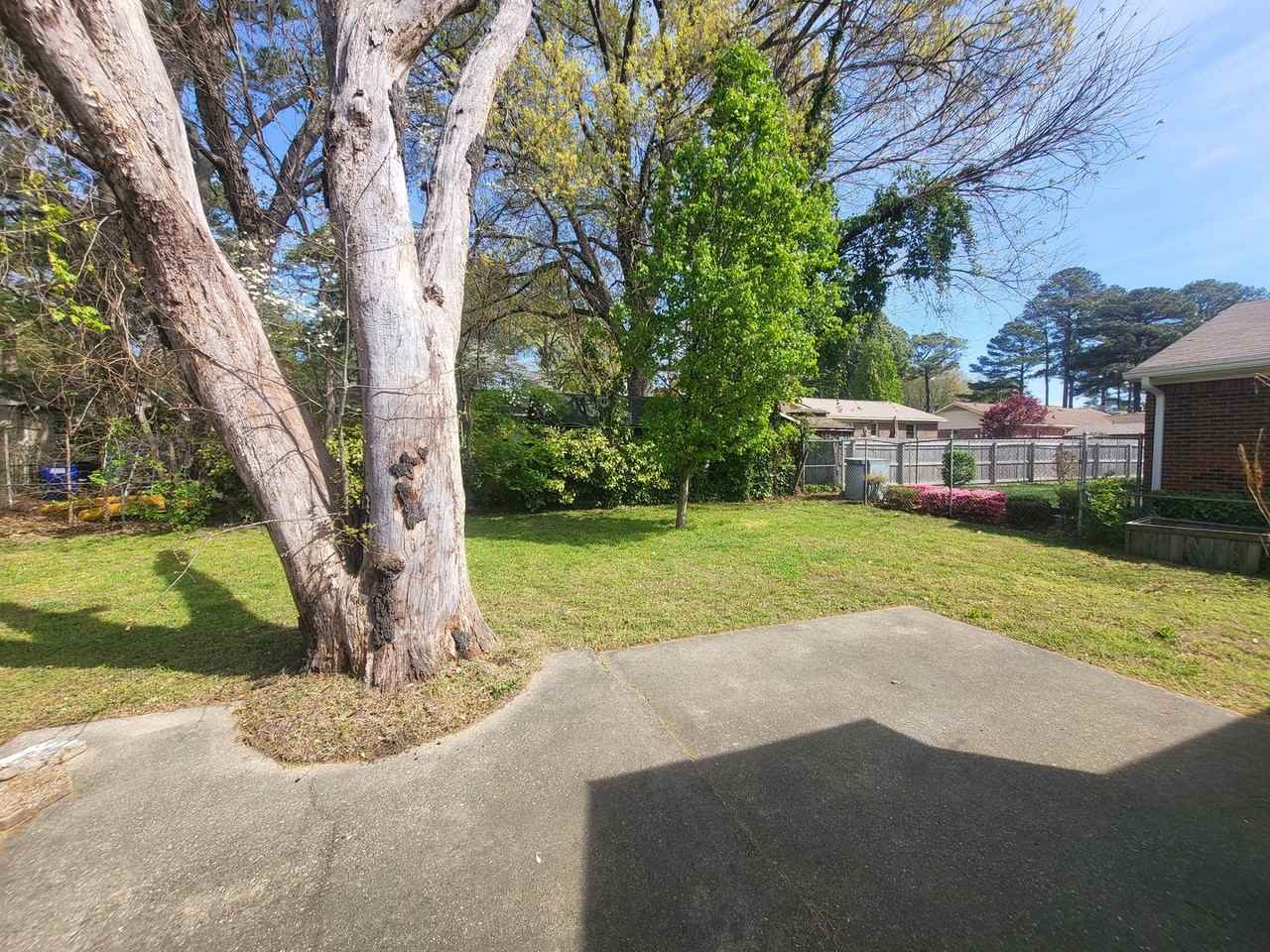 6114 Lyndhurst Ave - Photo 7 of 31