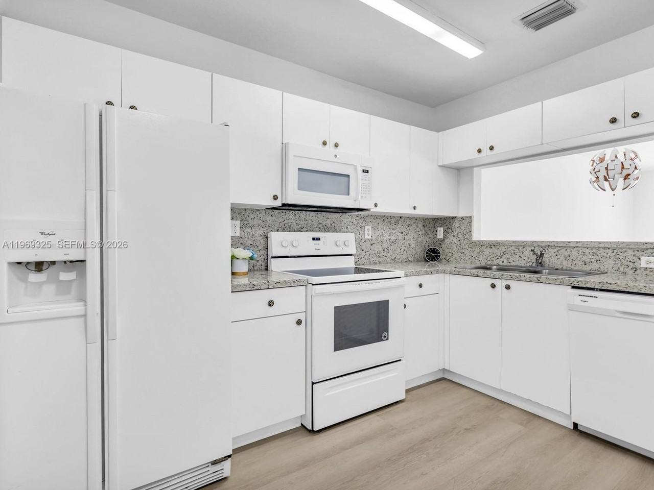 11512 Nw 48th Ter - Photo 2 of 22