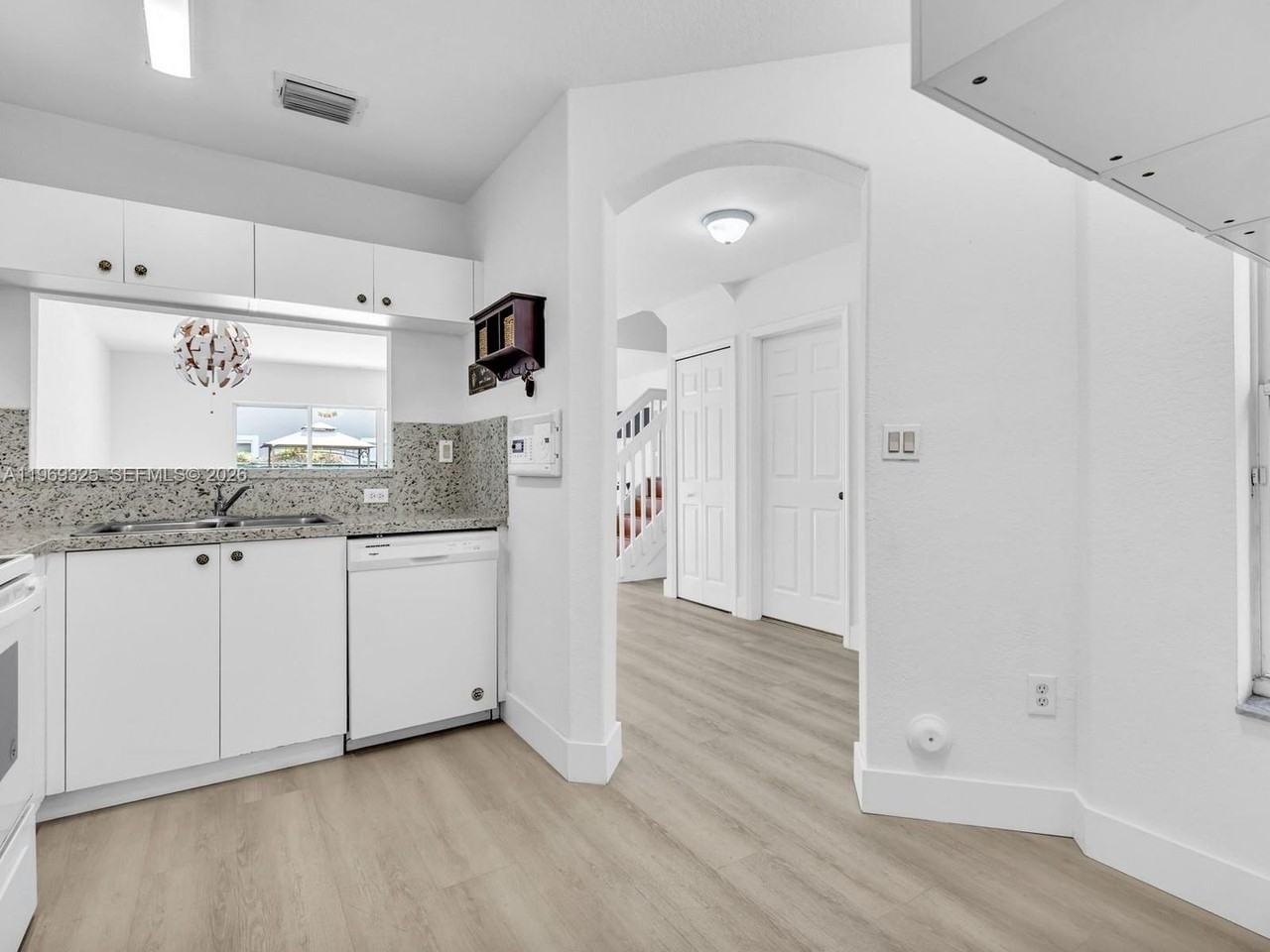 11512 Nw 48th Ter - Photo 3 of 22