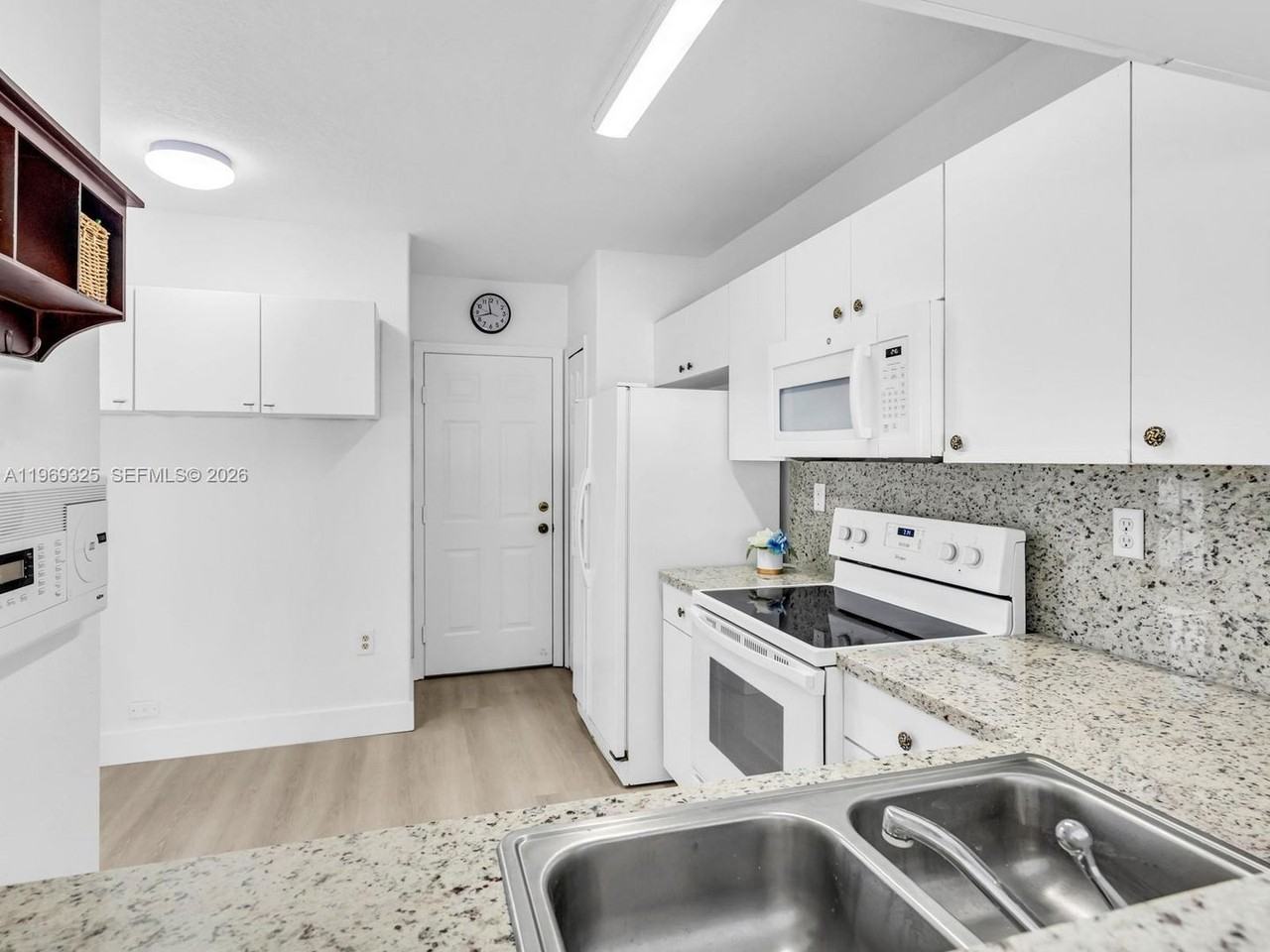 11512 Nw 48th Ter - Photo 4 of 22