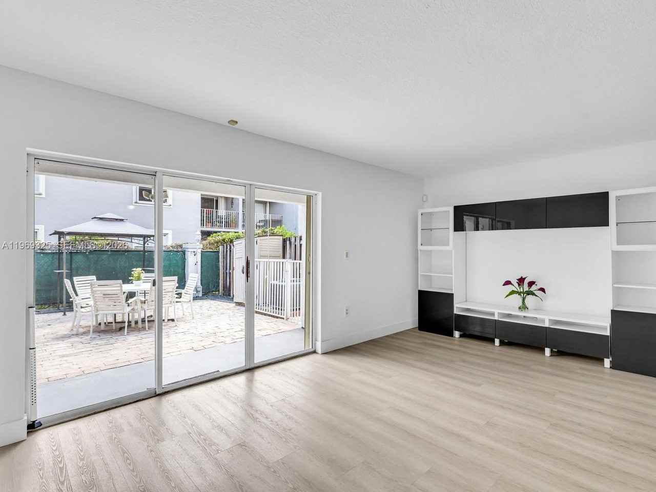 11512 Nw 48th Ter - Photo 7 of 22