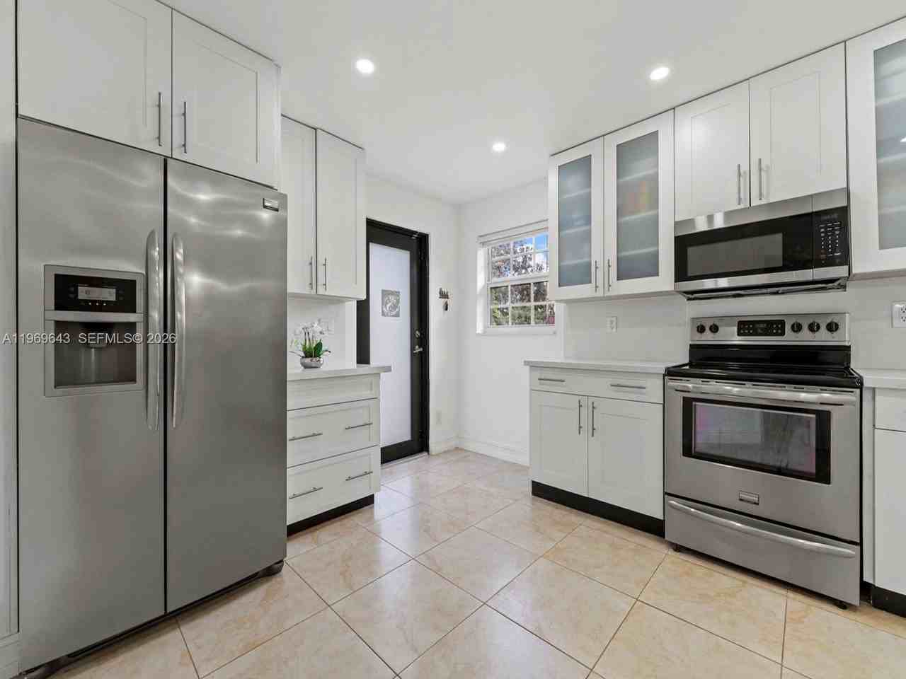 3605 Sw 122nd Pl - Photo 5 of 20