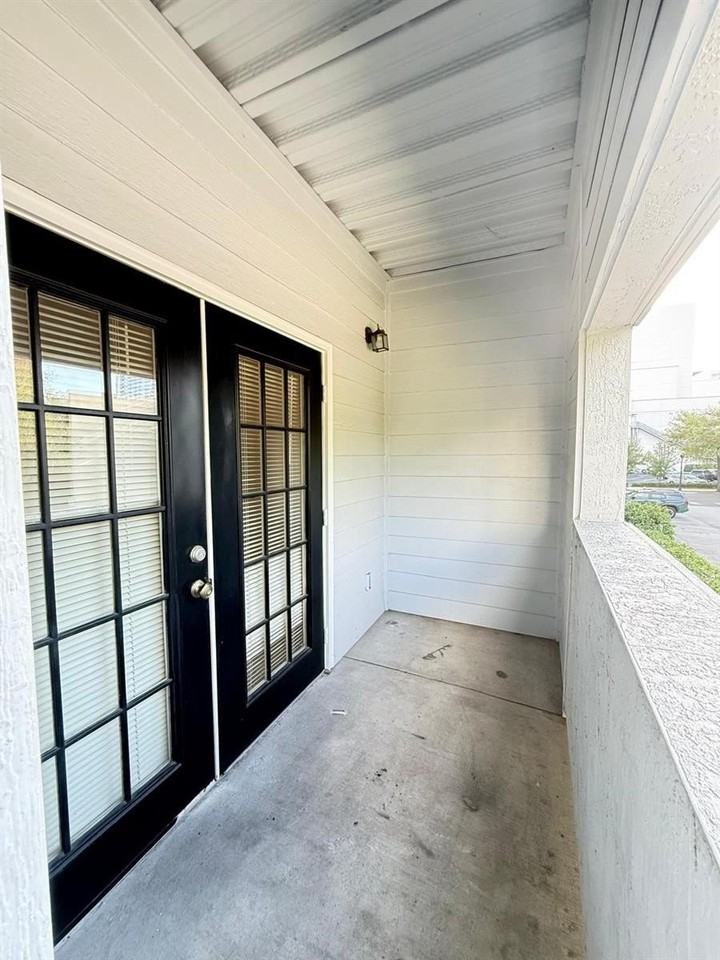 202 E South St #2038 - Photo 3 of 27