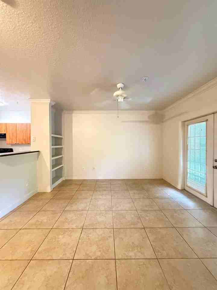 202 E South St #2038 - Photo 4 of 27