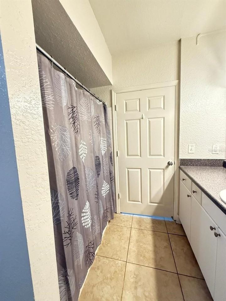 202 E South St #2038 - Photo 7 of 27