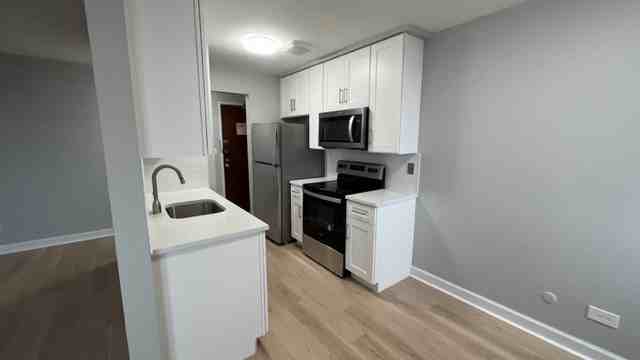 6000 N Sheridan Rd #2 - Photo 2 of 28