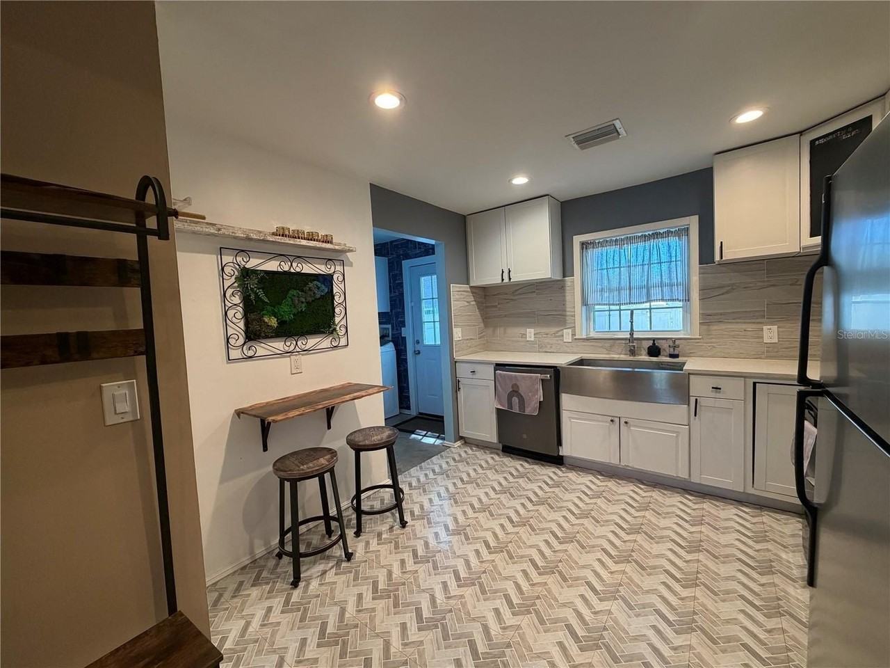 2516 3rd Ave S - Photo 6 of 33