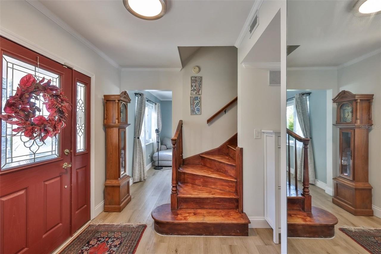 1279 86th Ave N - Photo 5 of 37