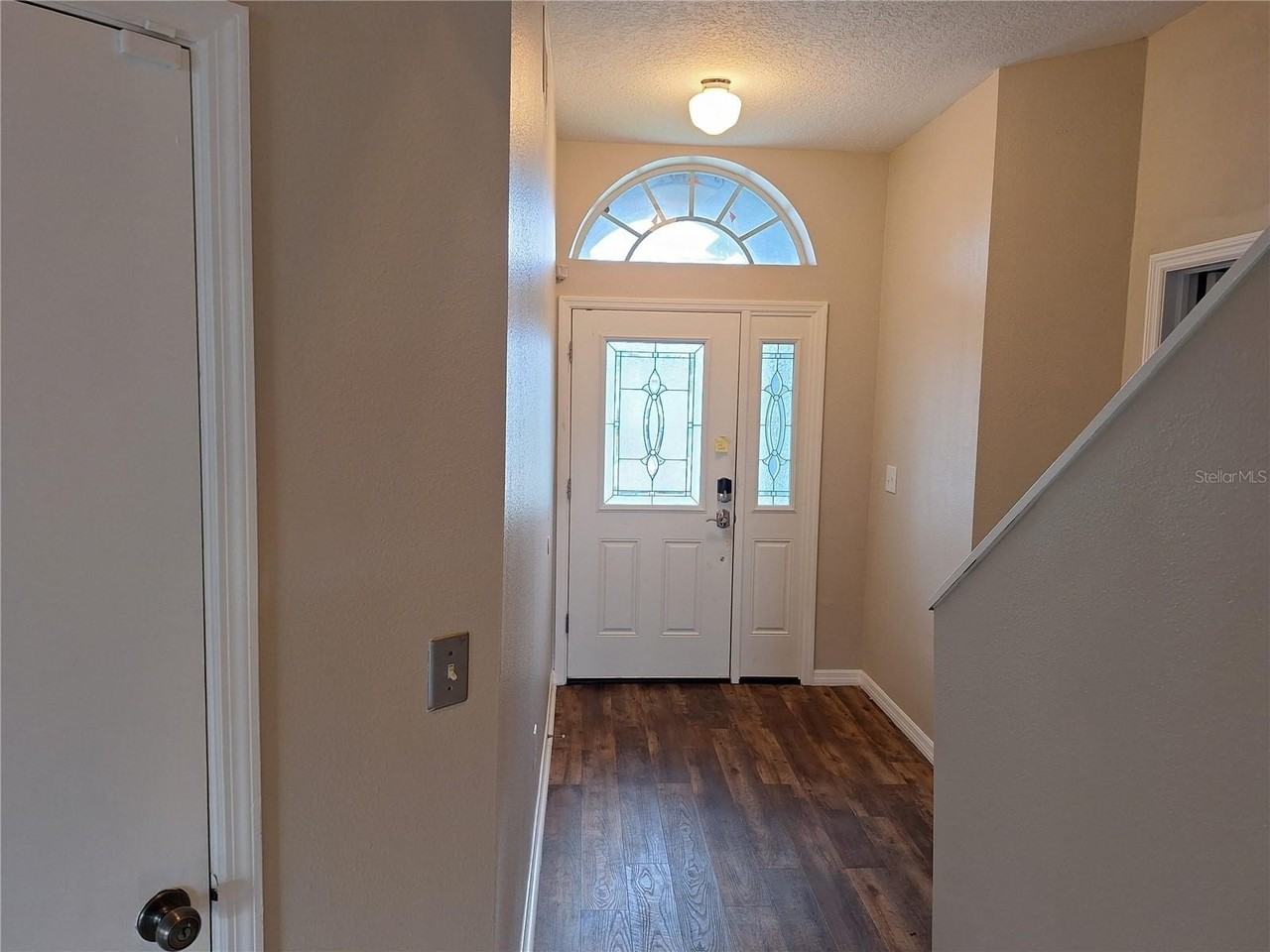 27854 Breakers Dr - Photo 2 of 3