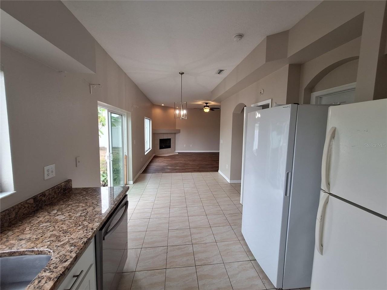 27854 Breakers Dr - Photo 3 of 3