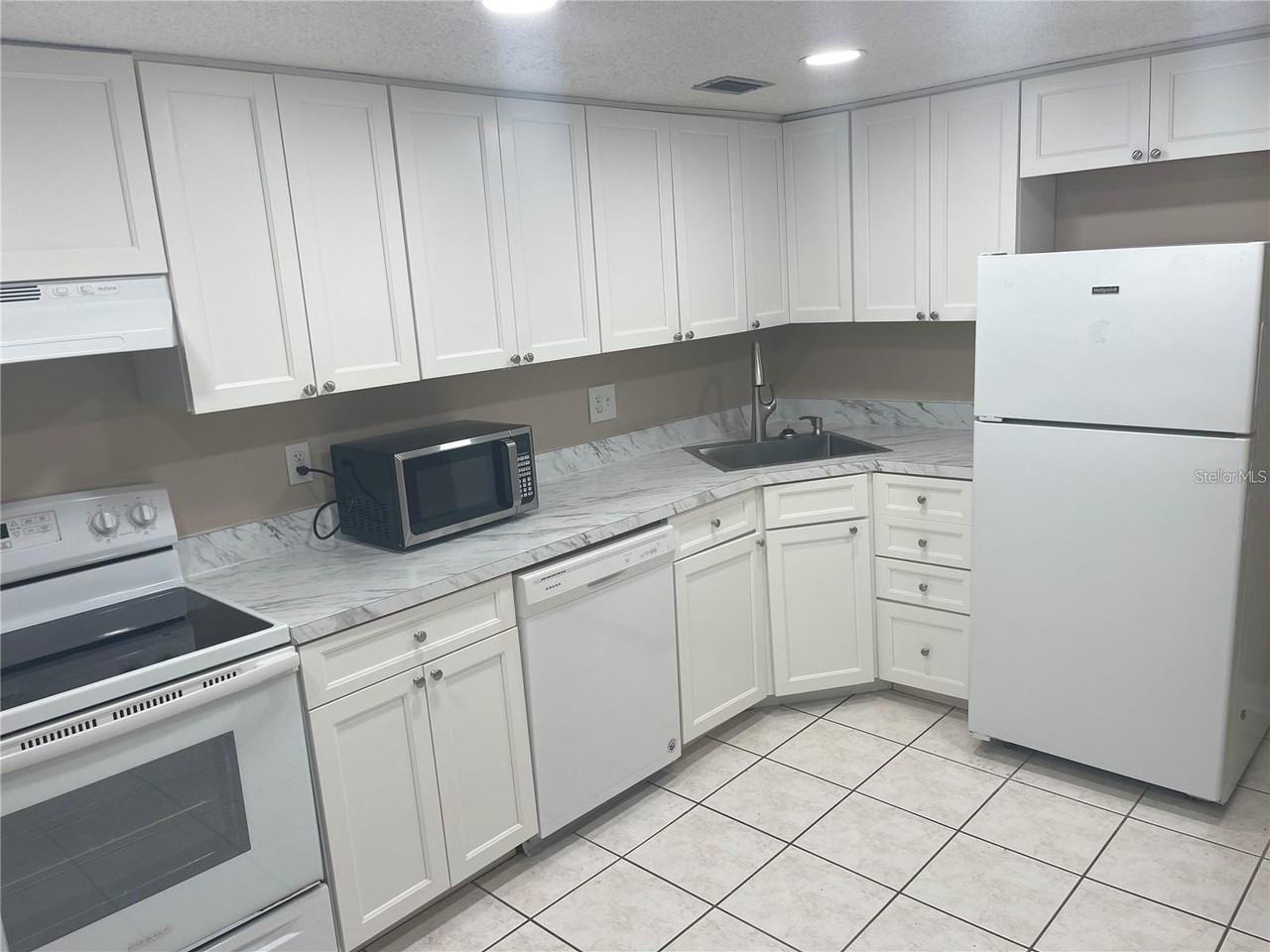 851 Bayway Blvd #103 - Photo 6 of 30